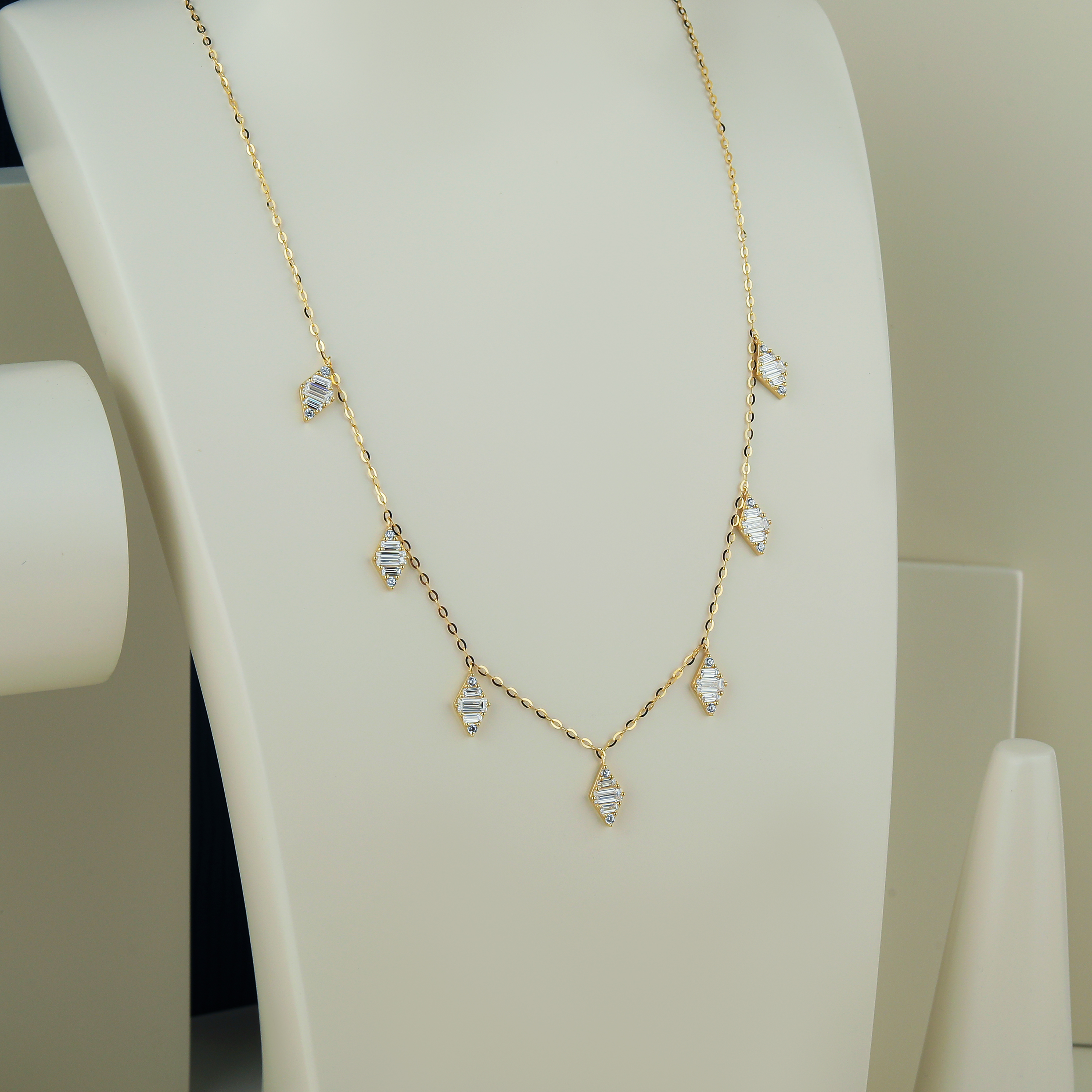 18 karat gold choker, made in Turkey - (H-0284)